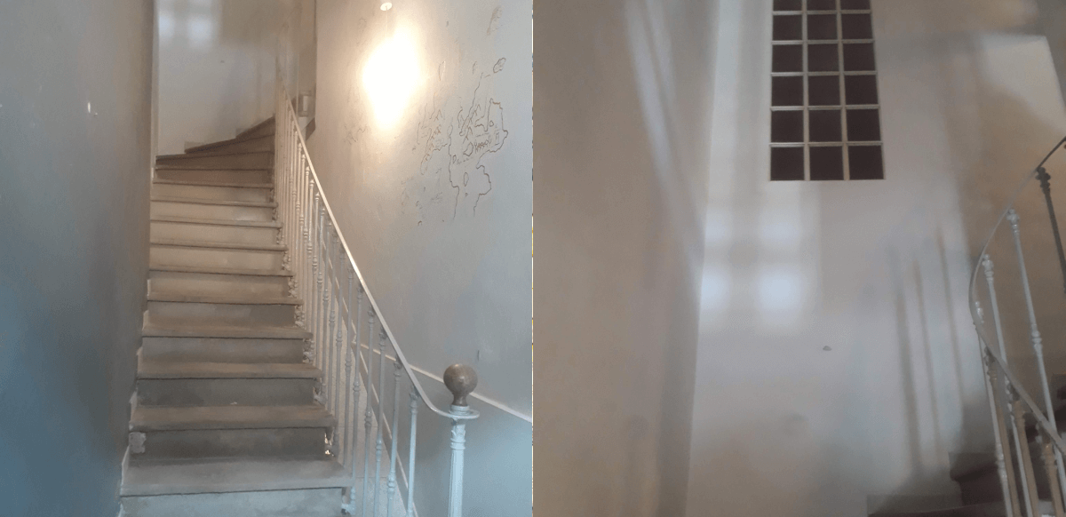 Escalier avant rénovation peinture et papier peint